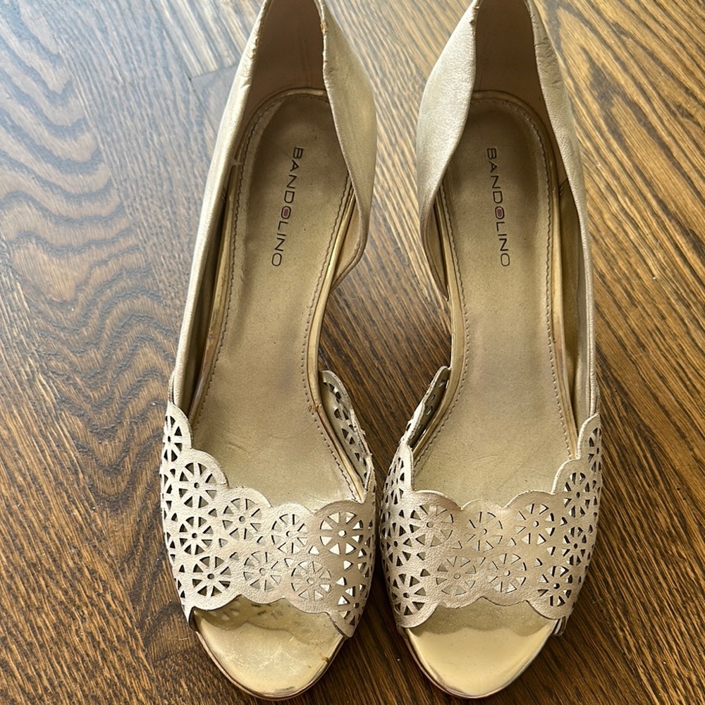 Bandolino Women's Gold Peep-Toe Shoes